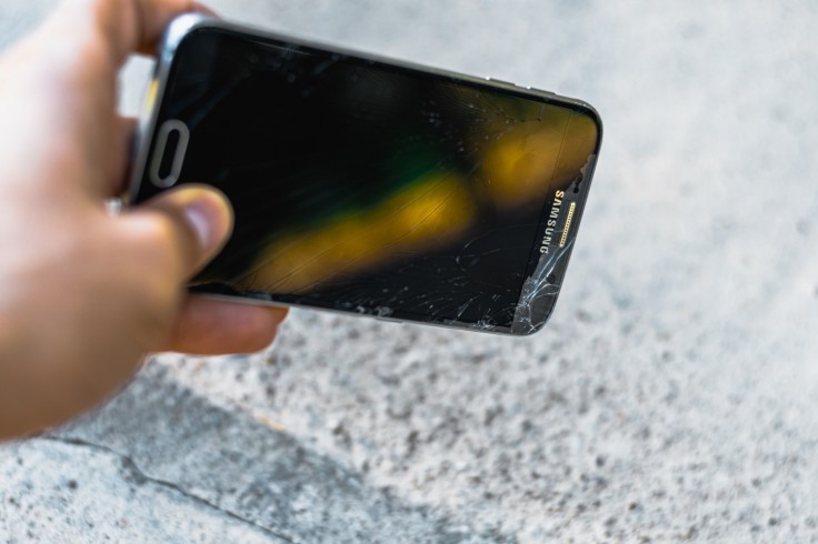 Is Your Samsung Screen Bleeding? What to Do if Your Phone Screen Has That Ink Blot Pixel Damage