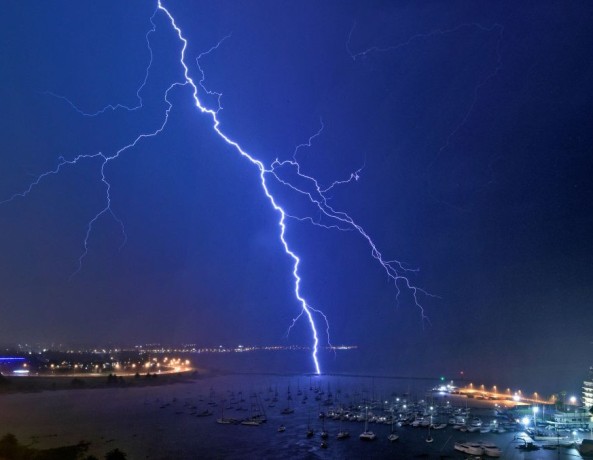 Radio Telescope Video Shows Electrifying View of Where Lightning Comes From--It's Not Cosmic Rays!