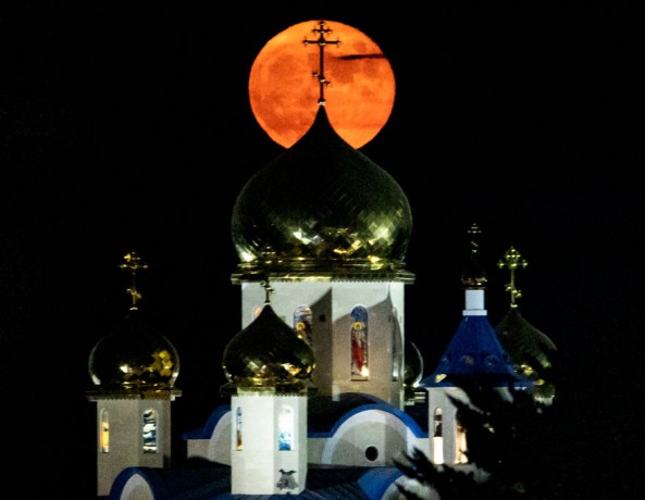 Supermoon Buck Moon on July 13: What to Keep in Mind When Viewing Using Binoculars, Telescope