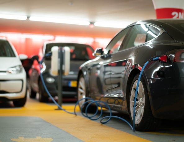 5 Maintenance Tips Electric Vehicle Owners Should Keep in Mind